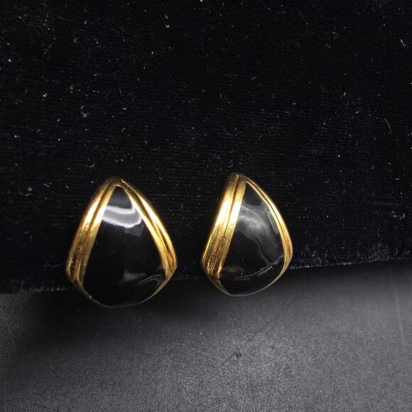 Monet Black Enamel Gold Tone Clip On Earrings VIntage Costume Jewelry - Picture 5 of 7